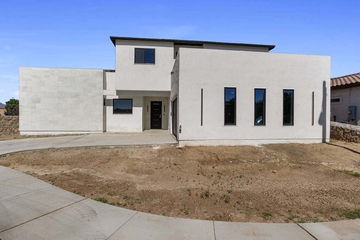 2200 Hacienda Rey front elevation