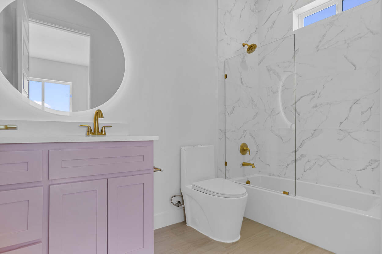 2200 Hacienda Rey designer powder bath