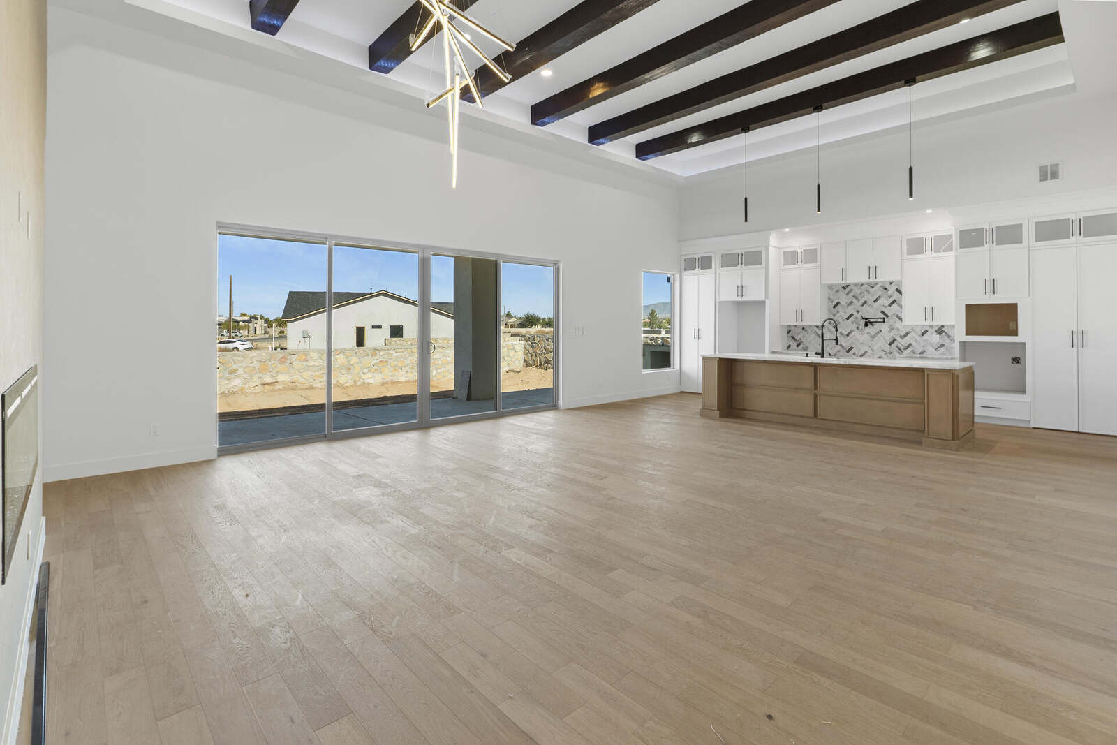 5659 Rio Bonito great room with exposed beams